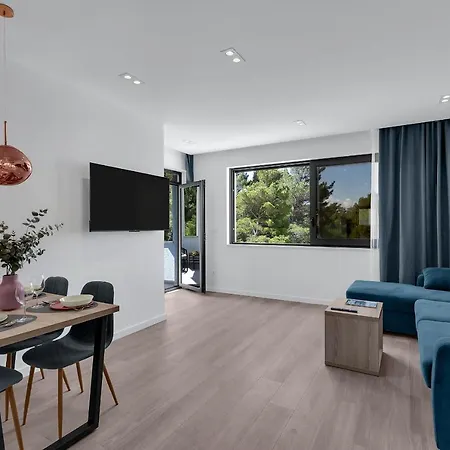 Ela Apartamento Makarska