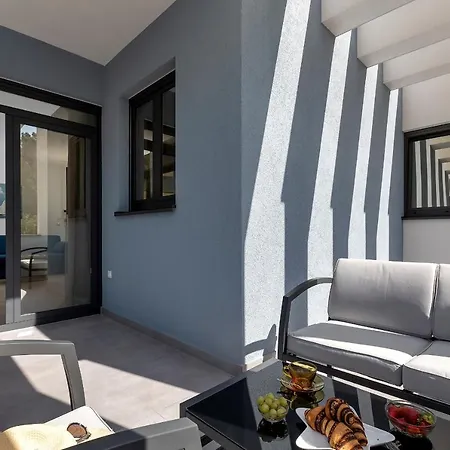 Ela Apartment