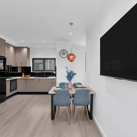 Ela Apartment *